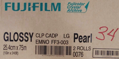 Nuevo Papel Película Archivo Cristal Fujicolor 25.4cmX75m 10"X246' Brillante Perla FUJI Foto 1 de 4