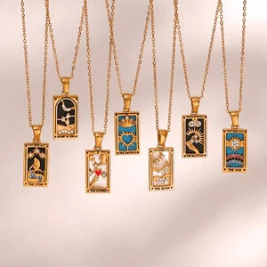 Self Love Club® Halskette mit Tarot Karte Anhänger 18K vergoldet Chirurgenstahl - Bild 1 von 17