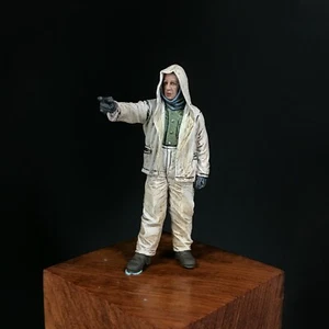 1/35 Built and Painted Resin WWII German Winter Officer A Soldier Figure Model - Picture 1 of 8