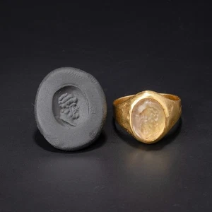 21K massiver Gold hellenistischer Ring - Achat Intaglio mit einer Kopffigur - Bild 1 von 17