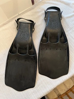 Aletas de buceo ventiladas Scubapro Jetfins - extra grandes - negras - usadas Foto 1 de 3