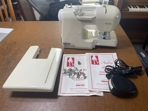 Babylock BL67 Sewing Machine With Accessories - Picture 1 of 13
