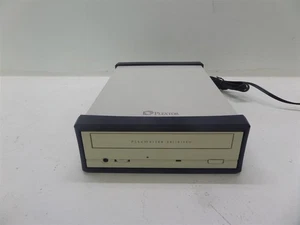 Plextor PlexWriter 24/10/40U PX-W2410TU External SCSI CD-RW Drive - Afbeelding 1 van 7