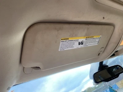 Parasol izquierdo usado se adapta a: Cadillac Escalade 2007 nuevo estilo piel de puerta lisa con Foto 1 de 4