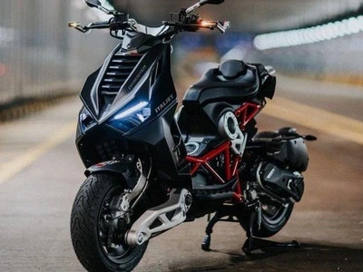 ItalJet Dragster 125cc Naked Sports Automatic Scooter Was £4999 Now £3499 - Image 1 of 4