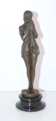 Bronze Skulptur / Figur,"Mädchen mit Tuch",sign.D.H.Chiparus, 22cm , 0,7Kg /185b - Bild 1 von 4