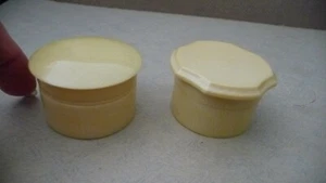 #814 Antique vtg 2 1 1/2" CELLULOID Trinket / DRESSER BOXES W GLASS INSERTS - Picture 1 of 12
