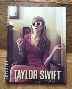Taylor Swift Spiral Papier Notizbuch Sitzstuhl Brille 2012 8 1/2" x 11" - Bild 1 von 3
