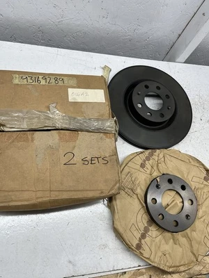 Automega Front Brake Disc Set Fits VAUXHALL CORSA D ADAM 93169289 - Image 1 of 2
