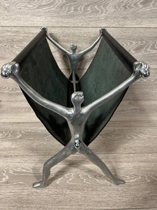 Vintage Carrol Boyes Aluminiumguss Figur + Leder Zeitungsständer - signiert - Bild 1 von 9