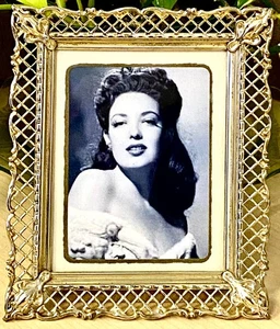 Vintage Hollywood Regency Ornate Golden Metal Lattice Fillagree 4x5 Photo Frame - Picture 1 of 14