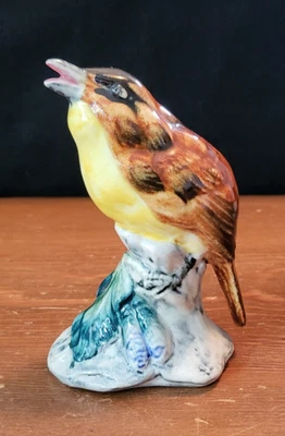 Vintage Stangl Pottery ~ Carolina Wren Bird Figurine  ~ #3590 Signed LSF - Image 1 of 4