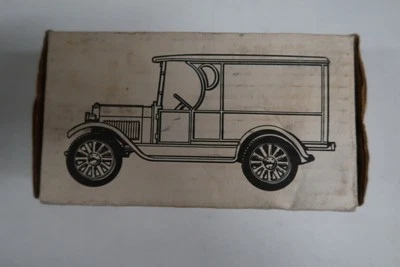 1991 Ertl 1923 Chevy 1/2 тонны грузовик банка масштаб 1:25 OK Chevrolet - Изображение 1 из 4