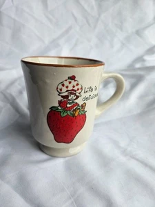 Taza de café de cerámica Strawberry Shortcake 1980 ¡La vida es deliciosa! Kitschy Vintage  - Imagen 1 de 6
