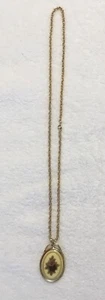 Vintage Costume Jewelry Oval Pendant Necklace Floral Design Gold Tone - Picture 1 of 6