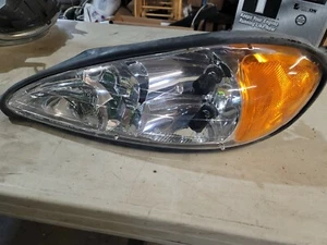 Faro de repuesto para conductor Pontiac Grand Am S37 1999-2005 - Imagen 1 de 2