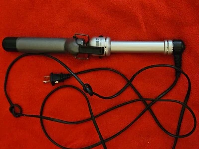 Hot Tools HTP06 Professional Curling Iron cabo prata 1 1/4” funcionando - Imagem 1 de 4