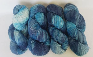 Blau grün Fingerling Sockengewicht Garn 75 % Merinowolle 25 % Nylon 3,5 Unzen 4 Knäuel - Bild 1 von 5