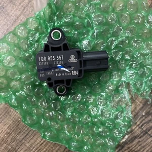 Volkswagen EOS Left Drivers Door Crash Sensor 1Q0955557 2007-2016 OEM - Picture 1 of 3