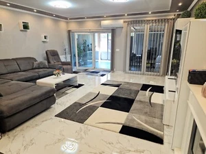 Wunderschön renoviertes 118 m2 großes Reihenhaus in Barcs Ungarn - Bild 1 von 20