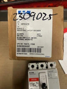 EATON HFD3030 HFD 65k 30 Amp Circuit Breaker 3P 600v 65kaic *CHIPPED* - Picture 1 of 5