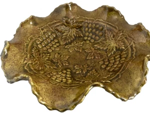 Ciotola ceramica smerlata lucida motivo maiolica foglia d'uva dipinta a mano marrone - Foto 1 di 24