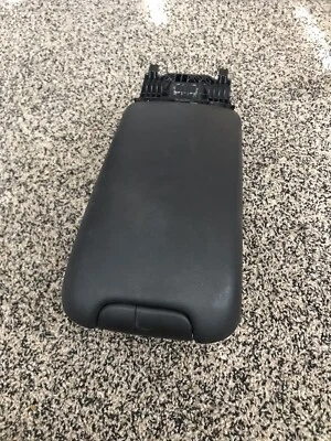 01-04 MERCEDES BENZ W203 C320 C240 C230 ARMREST LID CENTER CONSOLE BLACK - Image 1 of 4