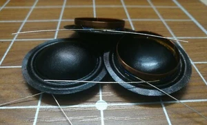 2 Stck. ID: 26 mm 8 Ohm Seidenkuppel Membran Hochtöner Lautsprecher Horn Schwingspule 45° Blei - Bild 1 von 1
