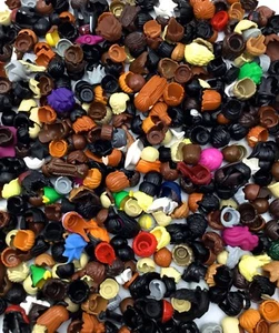 LEGO LOT OF 25 MINIFIGURE HAIR PIECES RANDOM GRAB BAG SELECTION PEOPLE HEADGEAR - Picture 1 of 2