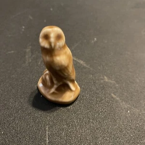 Vintage Wade England Barn Owl Figurine Small Tan Wild Bird Mini Figure Whimsy - Picture 1 of 2
