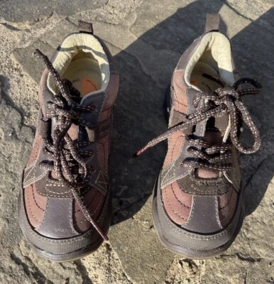 New Stride Rite 9 Wide Kurt Brown Suede & Synthetic Leather Shoes Boys - Image 1 of 4