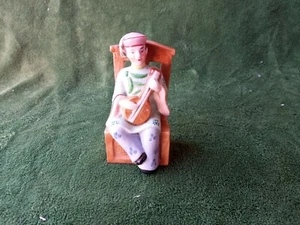 Antiker Porzellan Mann mit Musikinstrument Made in Japan - Bild 1 von 3