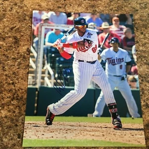 Kennys Vargas Signed 8x10 Photo Autograph Minnesota Twins - Picture 1 of 1