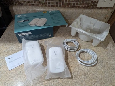 TP-LINK TLPA9020P KIT AV2000 2-Port Gigabit Powerline Starter Kit - Open Box - Image 1 of 4