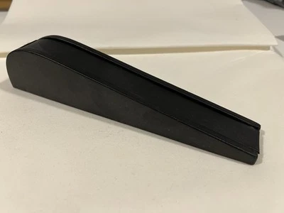 Expositor de joyería de pulsera de cuero negro Foto 1 de 4