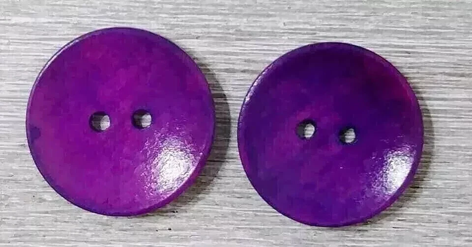 Juego de 2 piezas de botones grandes de madera púrpura costura 2 agujeros 1 1/8 pulgadas brillantes Foto 1 de 2