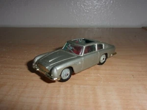 Husky James Bond Aston Martin DB5 Silver 1:64 - Picture 1 of 2