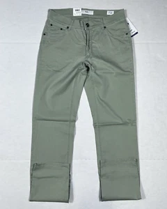 $205 New BRAX Chuck Men's 30x34 Green Hi-Flex Light Modern Fit Chino Pants - Picture 1 of 8