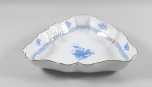 Herend CHINESE BOUQUET BLUE Porcelain Triangular Vegetable Bowl - Picture 1 of 4