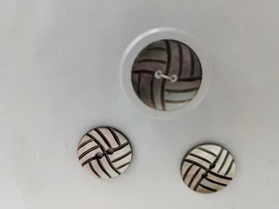 Mex Albalone  2 hole button 3/4"      - Image 1 of 2