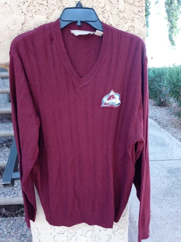 Colorado Avalanche Stanley Cup Champs sweater burgundy ribbed XL, Taylor & Henry Cover