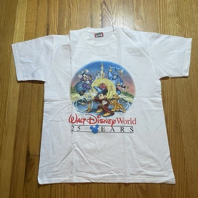 Camiseta De Colección WALT DISNEY WORLD 25 AÑOS ANIVERSARIO GRÁFICO Talla GRANDE - EE. UU. Foto 1 de 4