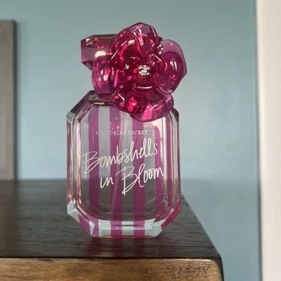 Victoria's Secret Bombshells in Bloom 3,4 унц женская парфюмированная вода - Изображение 1 из 2