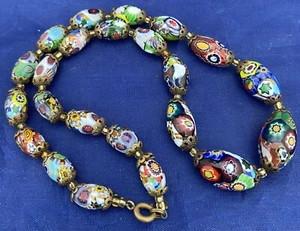 Collar de cuentas de vidrio ovalado Millefiori liso vintage Ercole Moretti 17 pulgadas/43 cm - Imagen 1 de 7