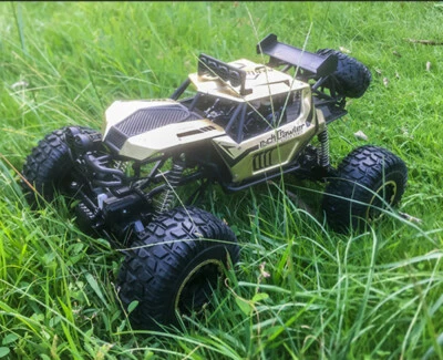 Ferngesteuertes Auto 1:8 RC Offroad 15+ km/h Monster Truck Buggy 40+ Minuten DE - Bild 1 von 4