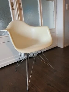 Vitra Eames Plastic Armchair - Bild 1 von 5
