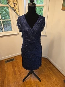 Marina Cocktailkleid dunkelblau Spitze Pailletten Verzierungen V-Ausschnitt Gr. 14P - Bild 1 von 8
