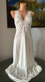 NWT Joelle Lingerie by La Perla Cream Lace Nightgown, sz S *$314*