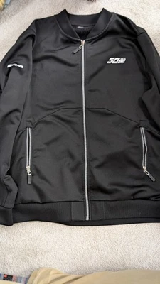 Chaqueta AMG Mercedes Benz 50 años Driving Performance Foto 1 de 4