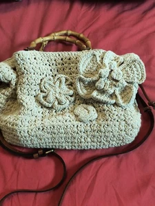 Patricia Nash Häkeltasche mit Bambusgriffen und langem Riemen - Bild 1 von 7